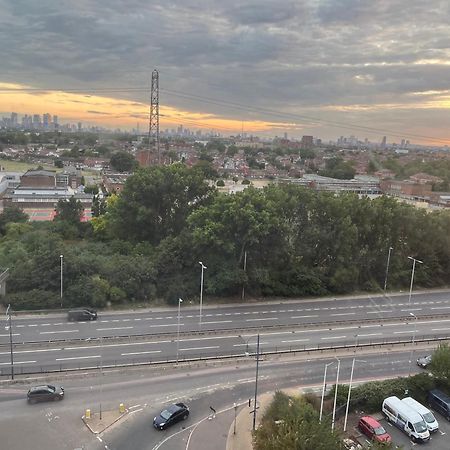 One Bedroom Apartment Barking  Bagian luar foto