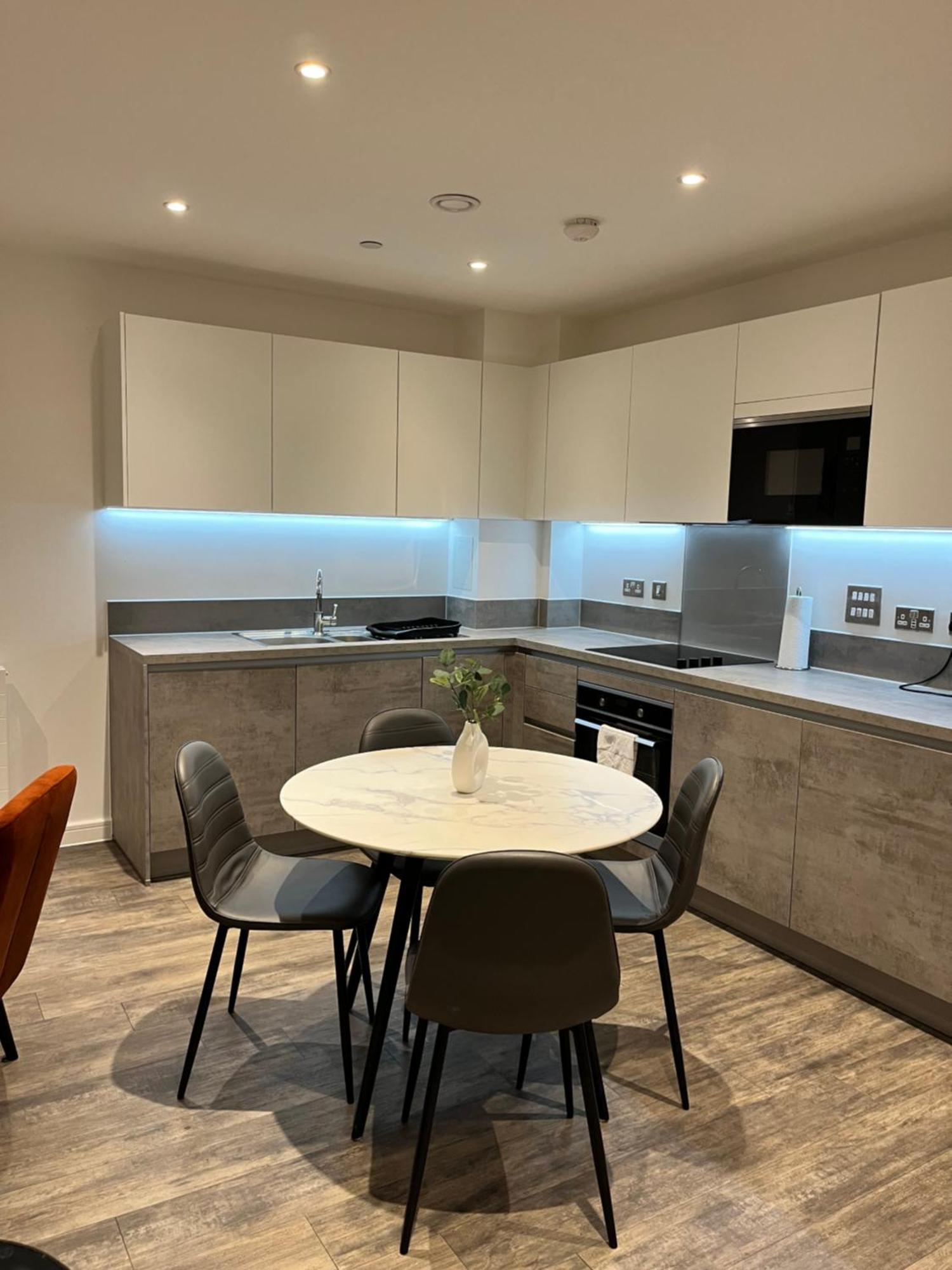 One Bedroom Apartment Barking  Bagian luar foto
