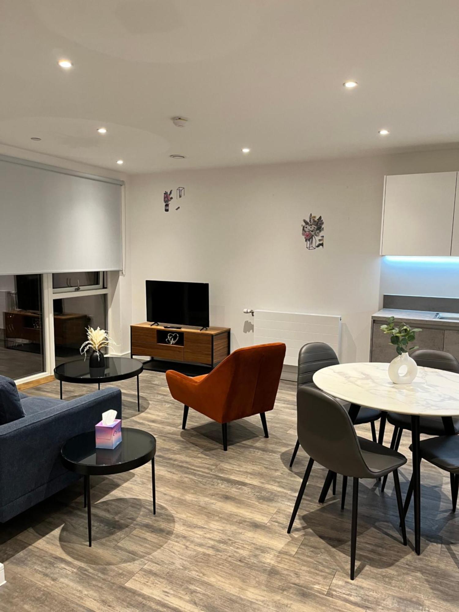 One Bedroom Apartment Barking  Bagian luar foto