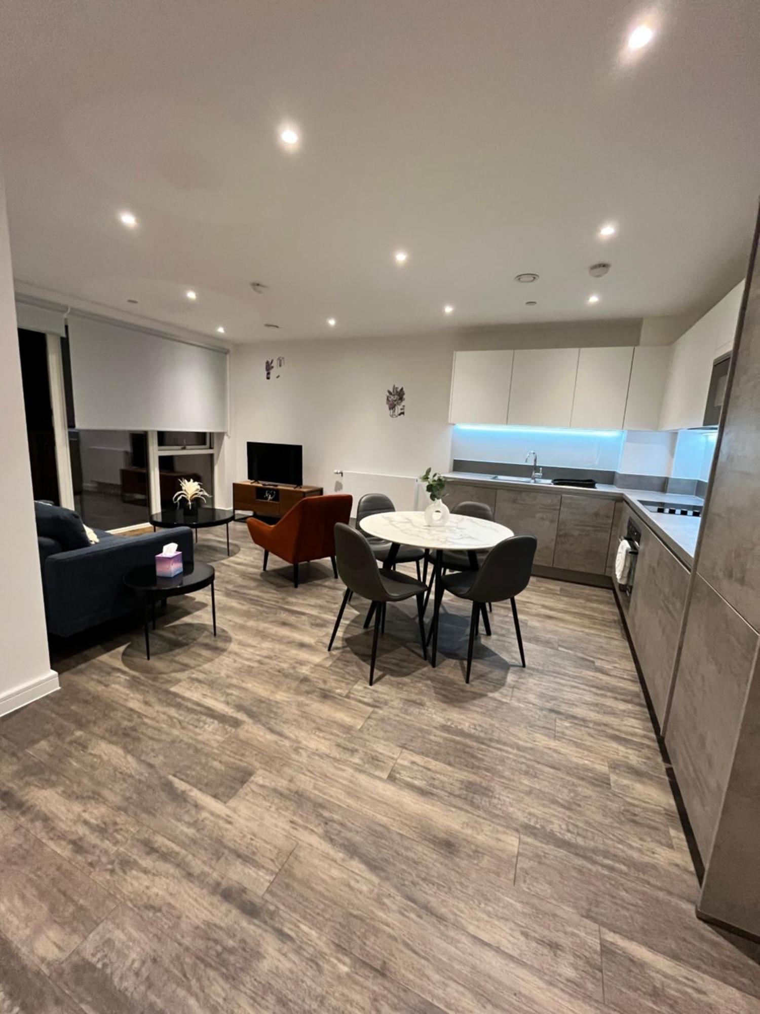 One Bedroom Apartment Barking  Bagian luar foto
