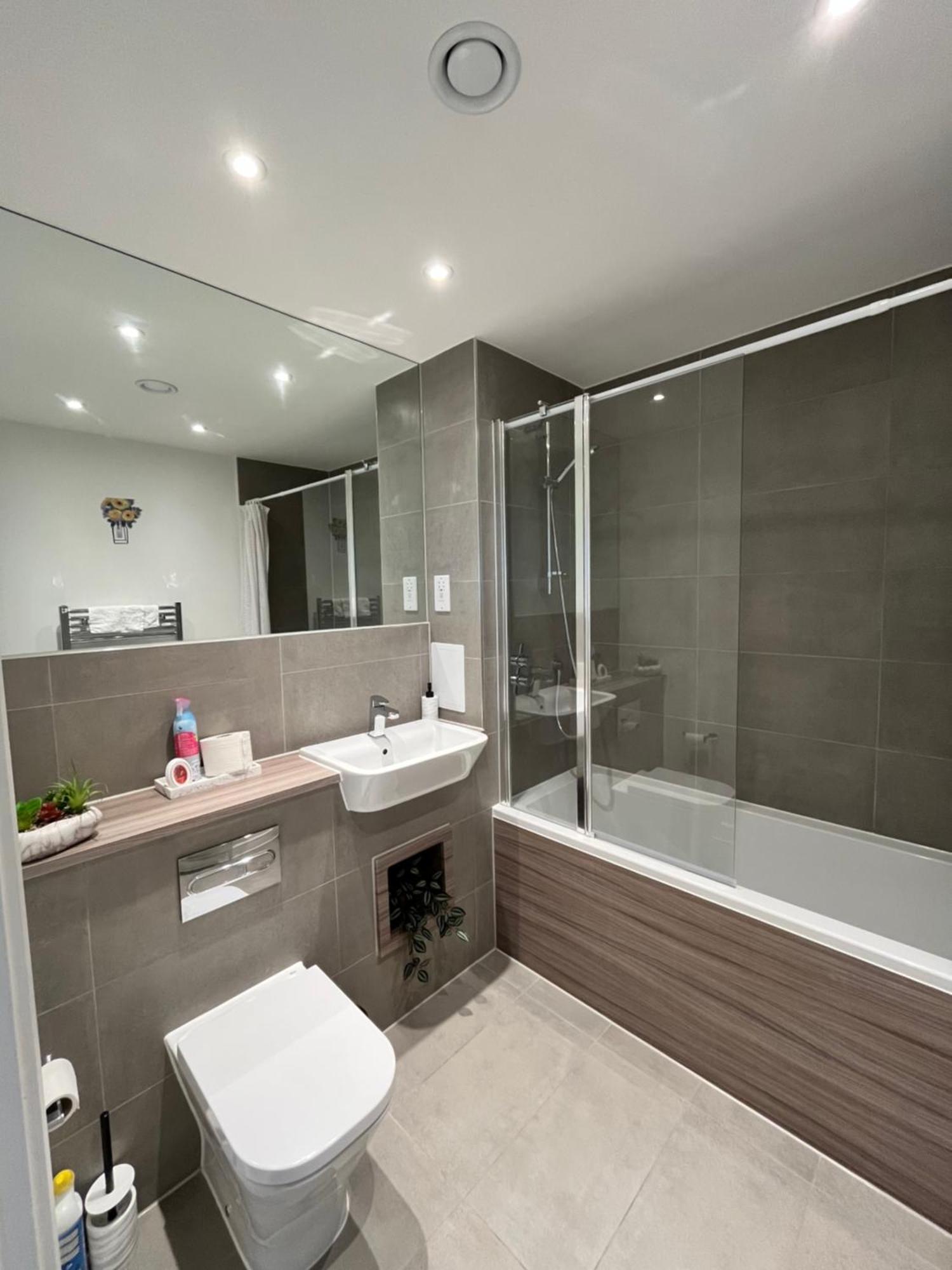 One Bedroom Apartment Barking  Bagian luar foto